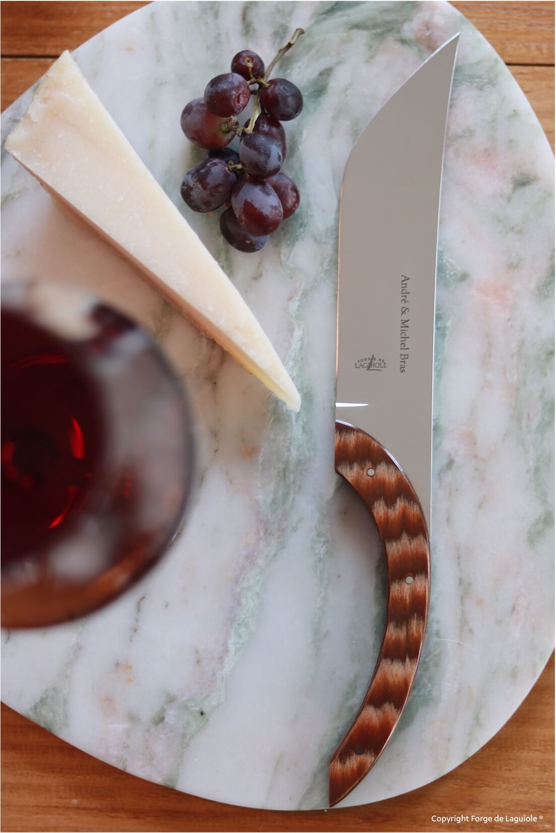 Couteau à fromage Michel Bras, manche stamina, finition brillante Référence : 00004237