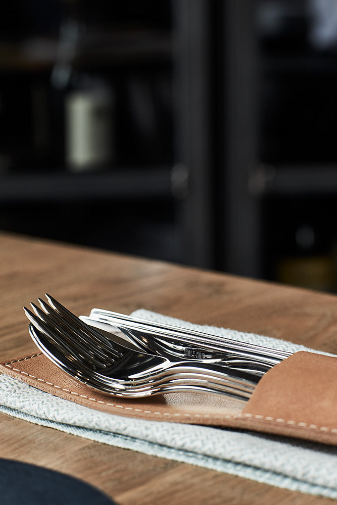 Table Noir - Couverts 108 - Brillant