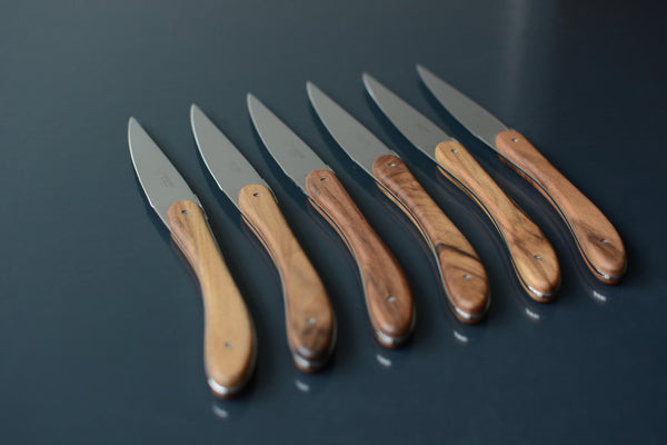 Couteaux à steak Laguiole En Aubrac avec manches en noyer