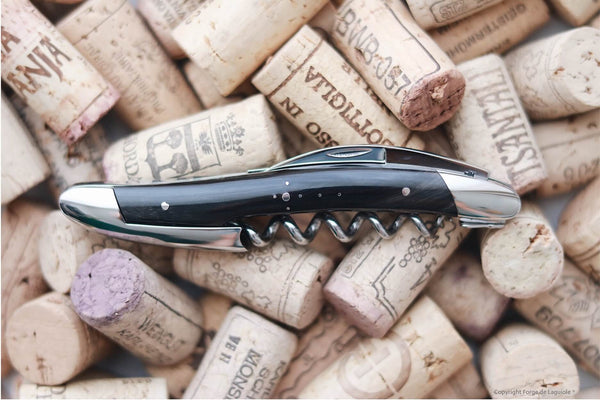 Tire-bouchon Forge De Laguiole Sommelier avec finition Corne Foncée et Polie.