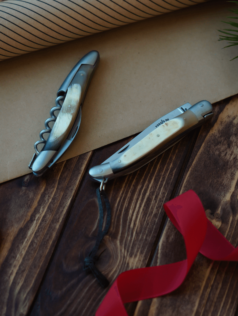 Coffret cadeau - Corne de vache Aubrac - Couteau de sommelier et couteau pliant - Forge de Laguiole