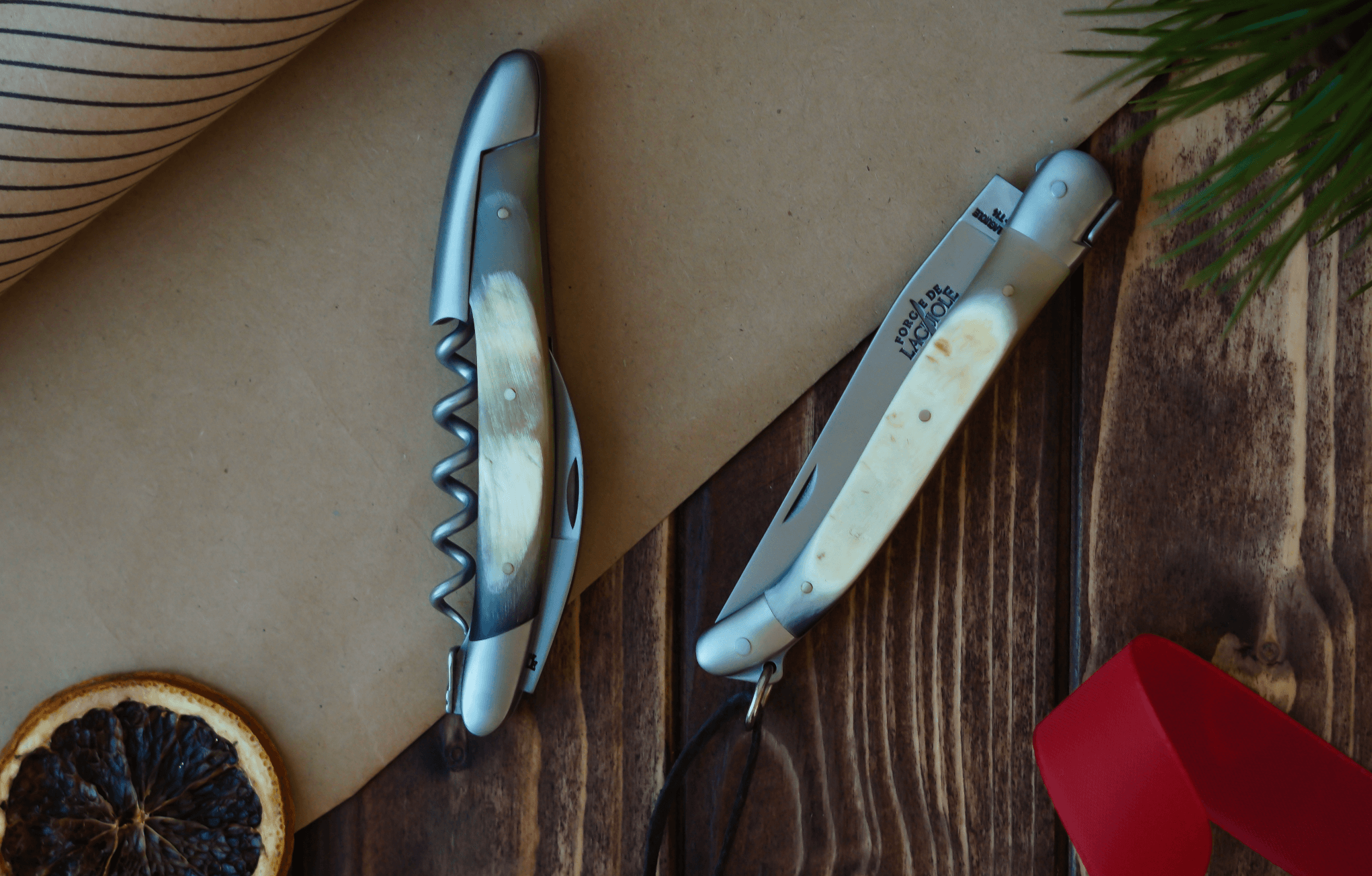 Coffret cadeau - Corne de vache Aubrac - Couteau de sommelier et couteau pliant - Forge de Laguiole