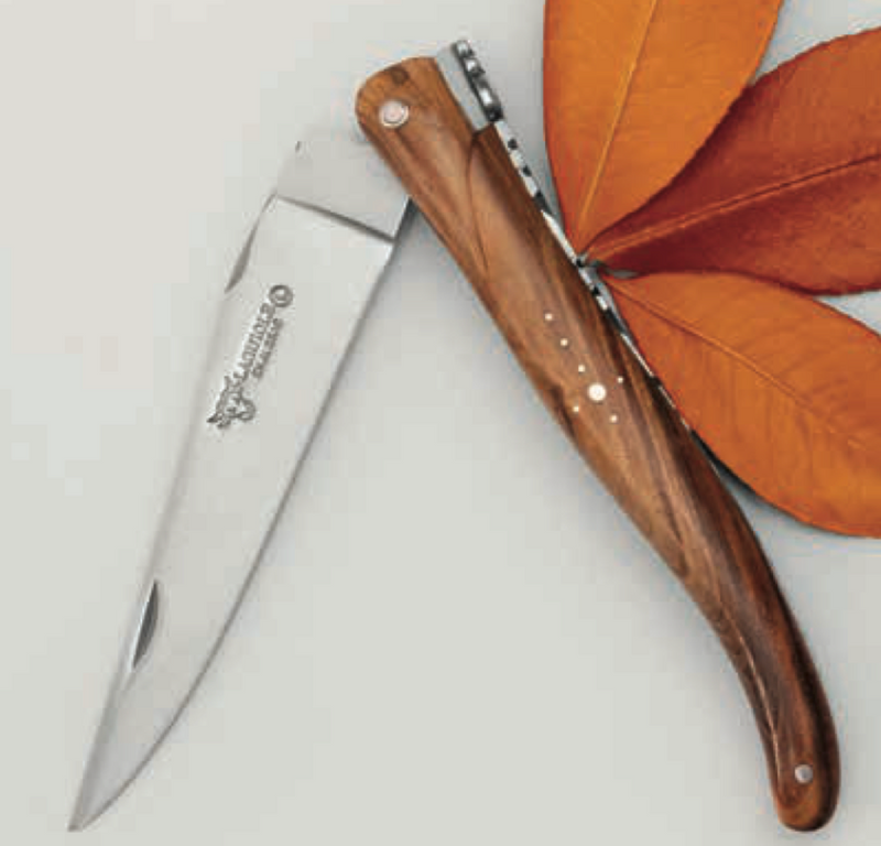 Laguiole En Aubrac – Couteau de Poche en Bois de Pistachier – 12 cm