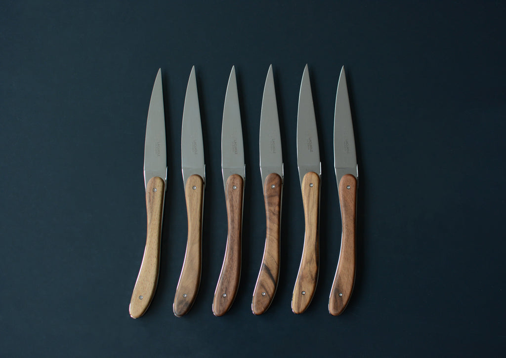 Couteaux à steak Laguiole En Aubrac avec manches en noyer