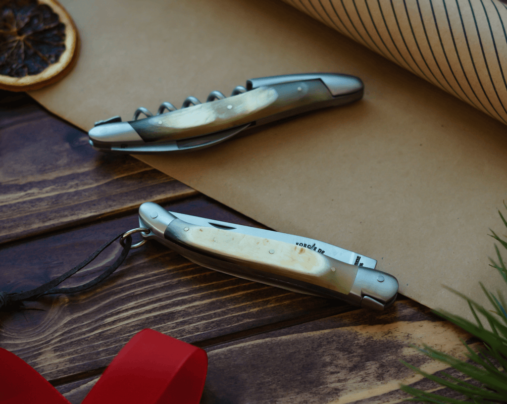 Coffret cadeau - Corne de vache Aubrac - Couteau de sommelier et couteau pliant - Forge de Laguiole